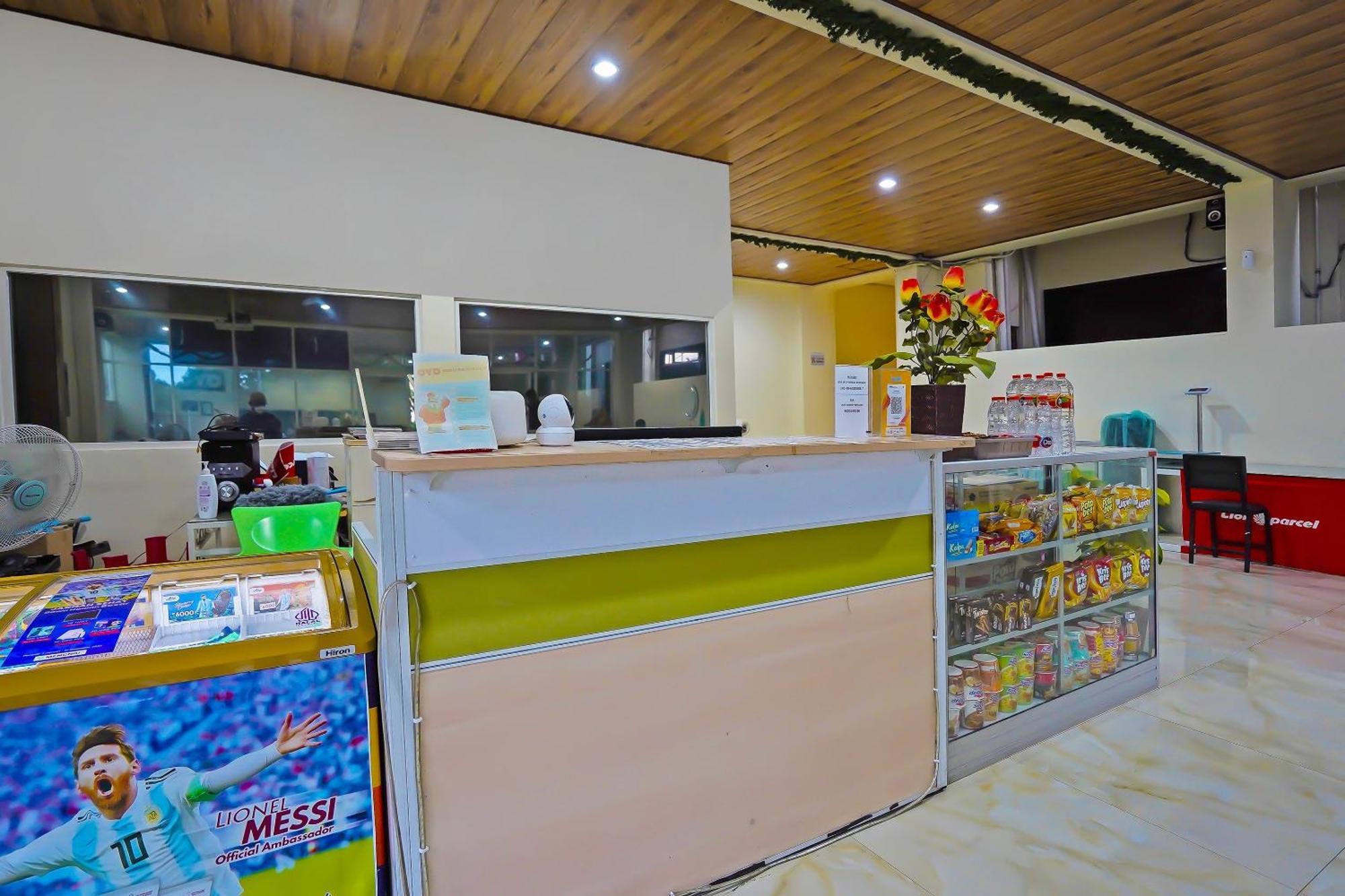 Oyo Life 511 Grace Residence Surabaya Exterior photo