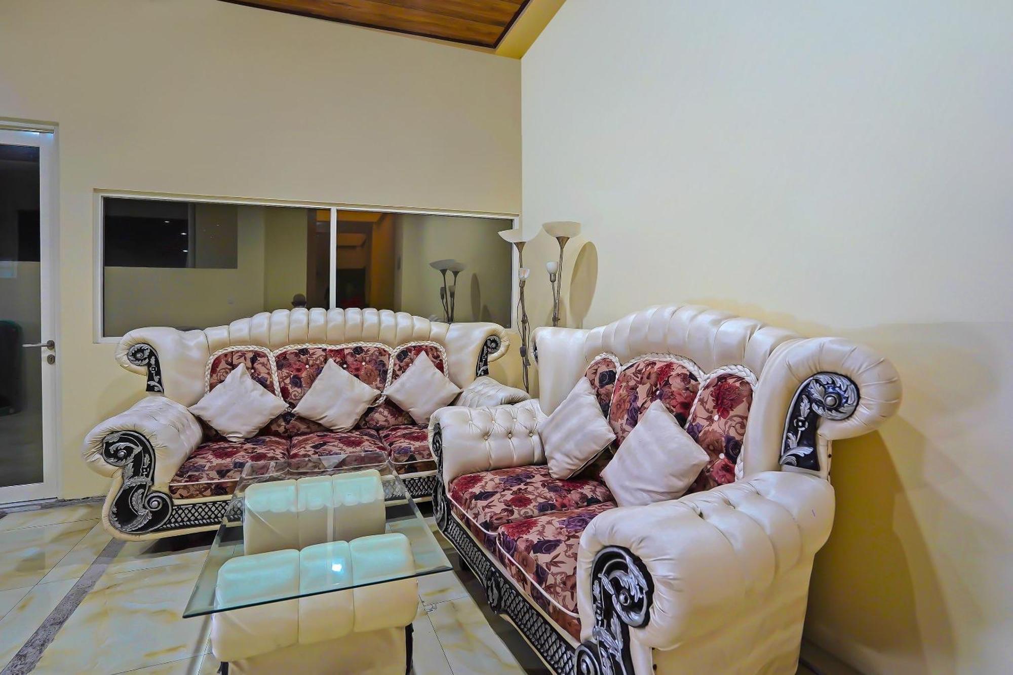 Oyo Life 511 Grace Residence Surabaya Exterior photo